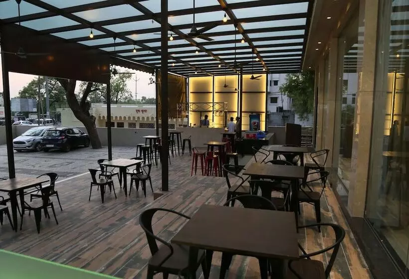 Hotelli Ruturaj Regency