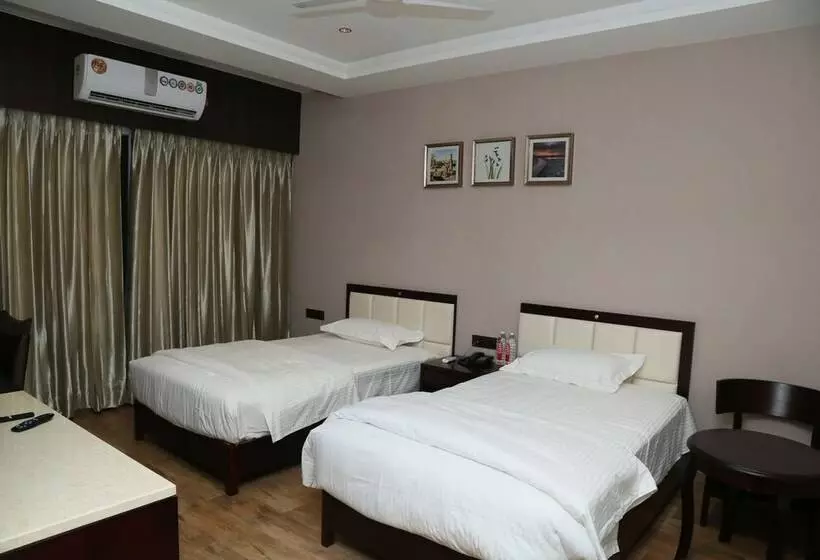 Hotelli Ruturaj Regency