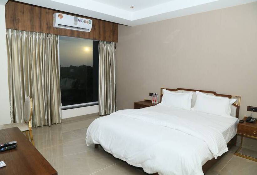 Отель Ruturaj Regency