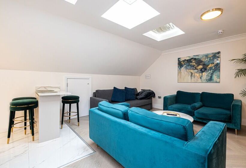 Modern Apartments Near Harrods And The Science Museum