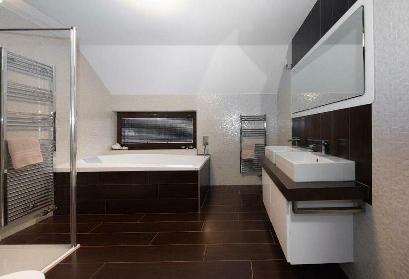 ペンション Farma František