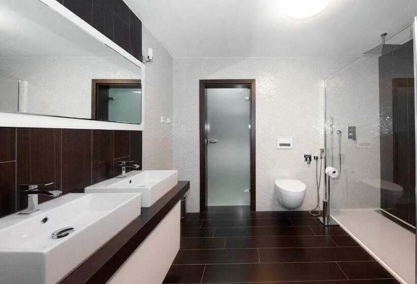 ペンション Farma František