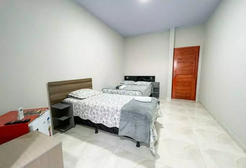 ペンション Pousada Serrana