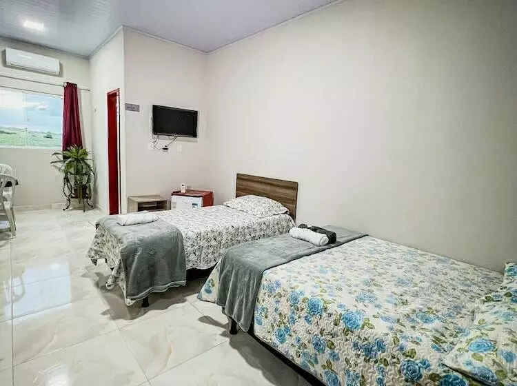 ペンション Pousada Serrana