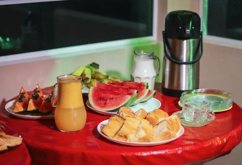 ペンション Pousada Serrana