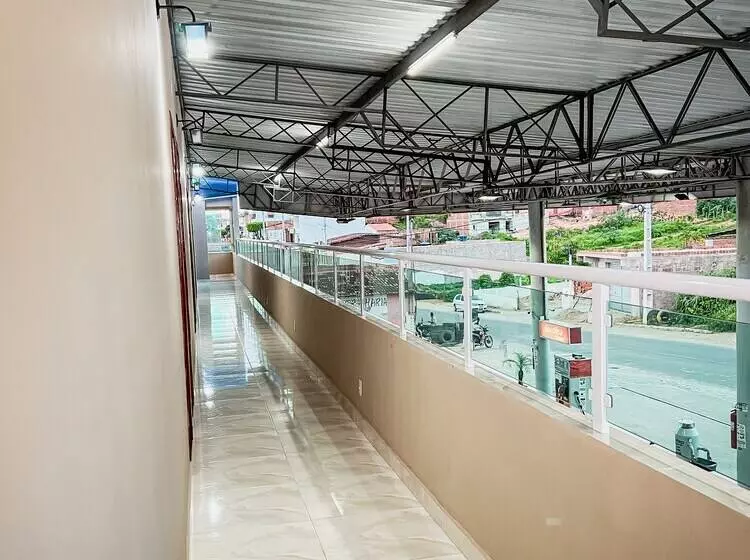 ペンション Pousada Serrana