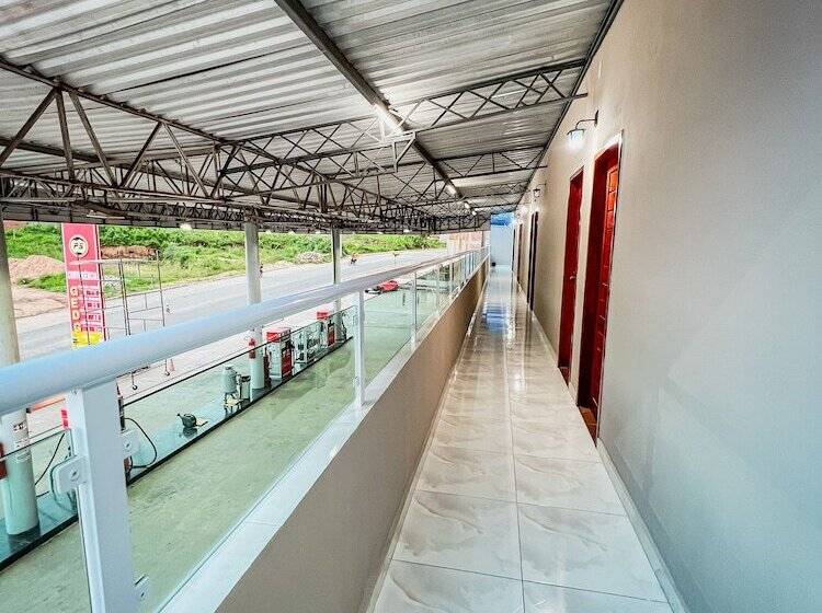 ペンション Pousada Serrana