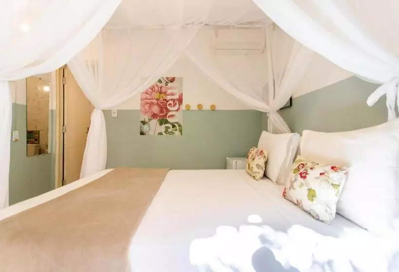 پانسیون Vila Charme