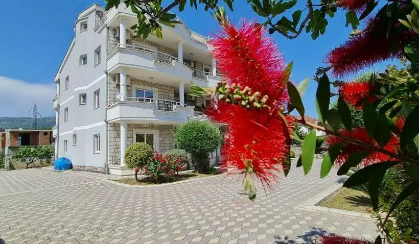 Meti Apartments