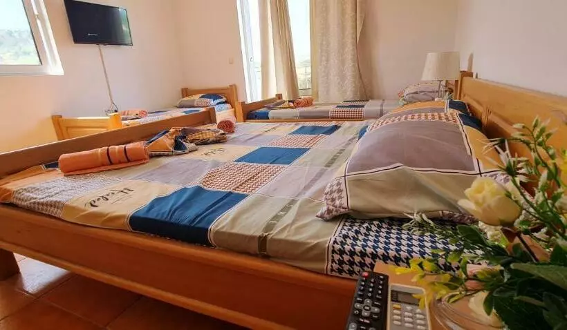 Meti Apartments