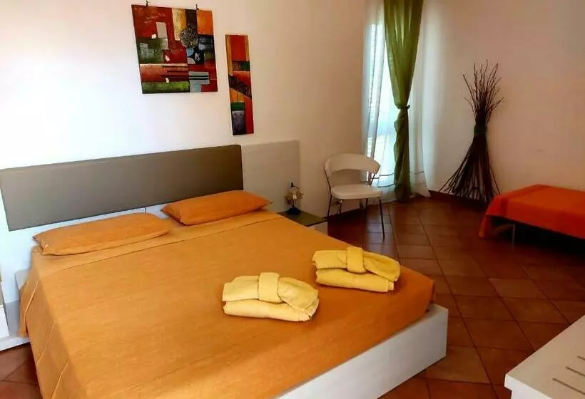 ペンション Room In Guest Room   Spend Little And Enjoy Sicily