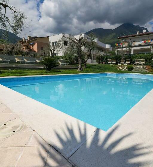 Borgo Degli Ulivi Residence Di Olympic Garda Lake
