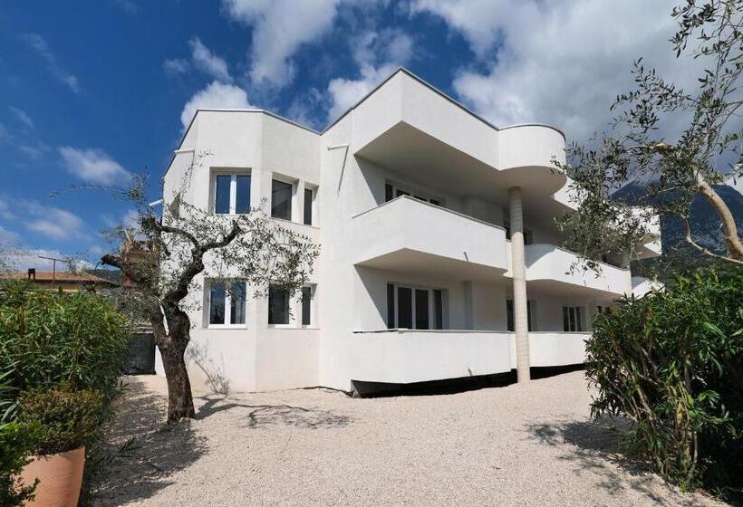 Borgo Degli Ulivi Residence Di Olympic Garda Lake