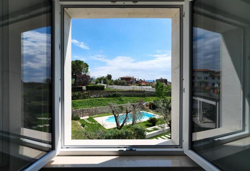 Borgo Degli Ulivi Residence Di Olympic Garda Lake