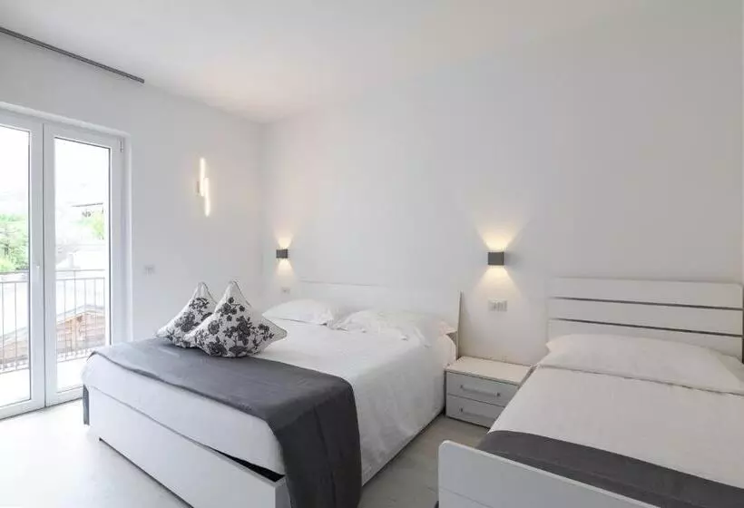 Borgo Degli Ulivi Residence Di Olympic Garda Lake