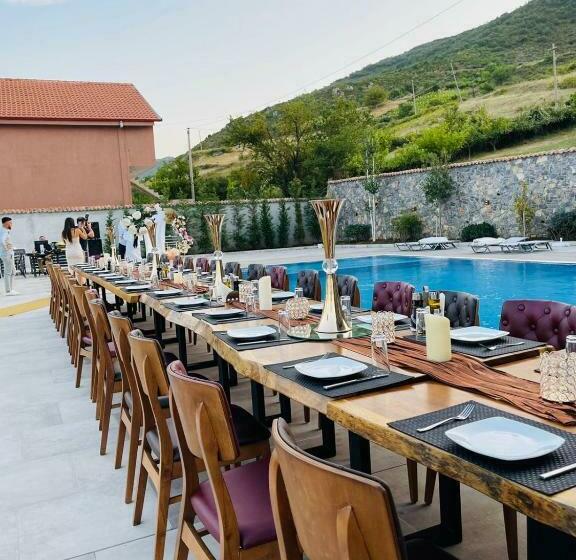 Toka Hotel Restaurant