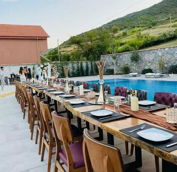 Toka Hotel Restaurant