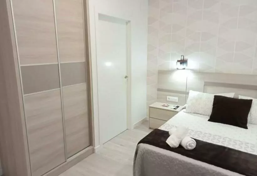 ペンション Baixo A Lua Rooming