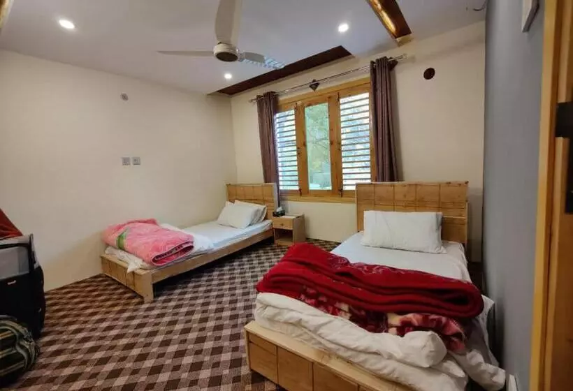 پانسیون Pyramid Lodge