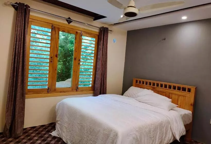 پانسیون Pyramid Lodge