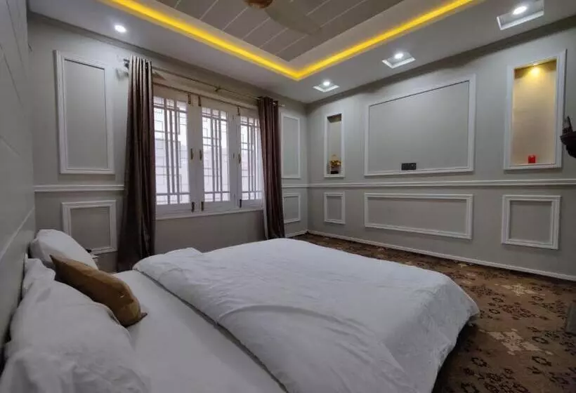 پانسیون Pyramid Lodge