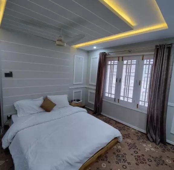 پانسیون Pyramid Lodge