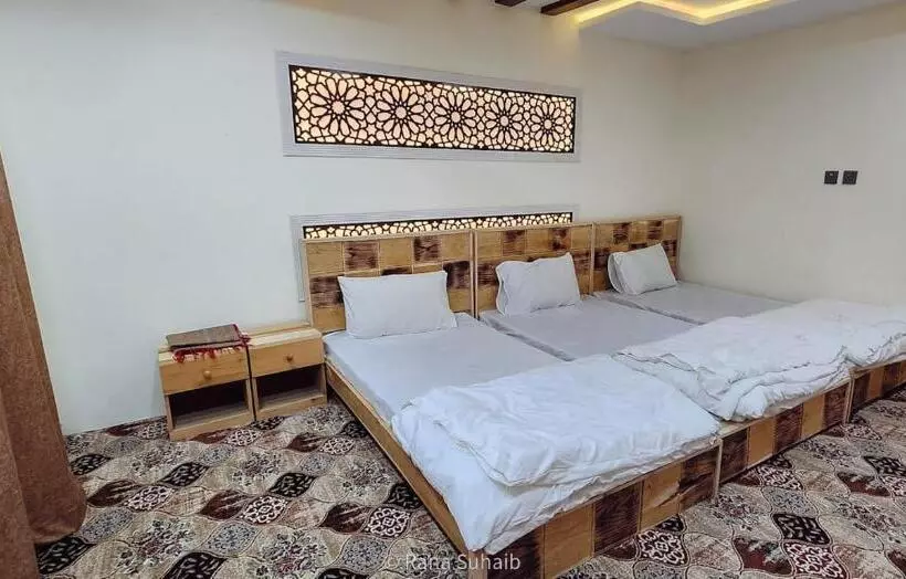 پانسیون Pyramid Lodge