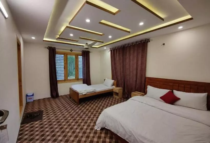 پانسیون Pyramid Lodge
