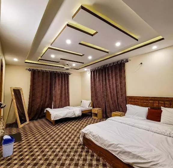 پانسیون Pyramid Lodge