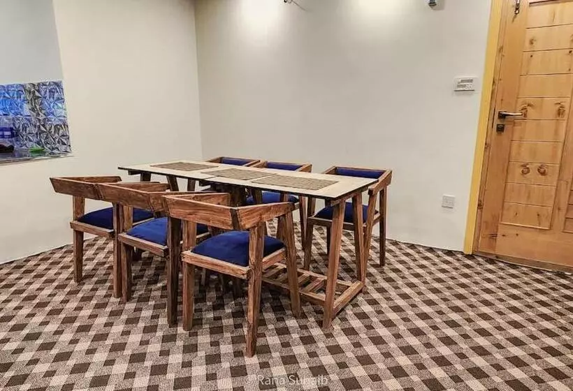 پانسیون Pyramid Lodge