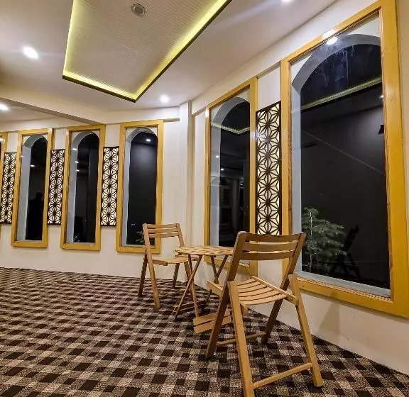 پانسیون Pyramid Lodge