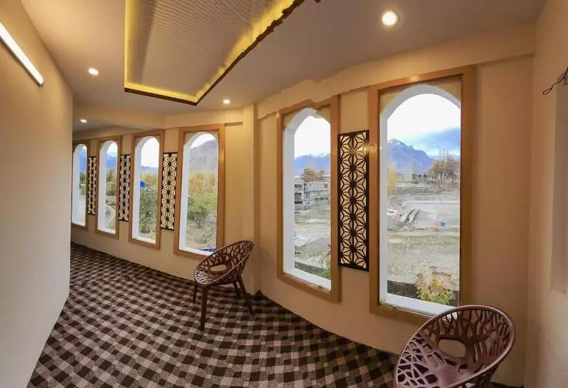 پانسیون Pyramid Lodge