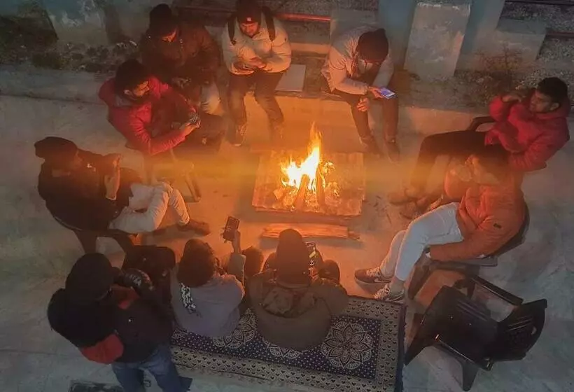 Majatalo Shesh Besh Guest House & Restaurant