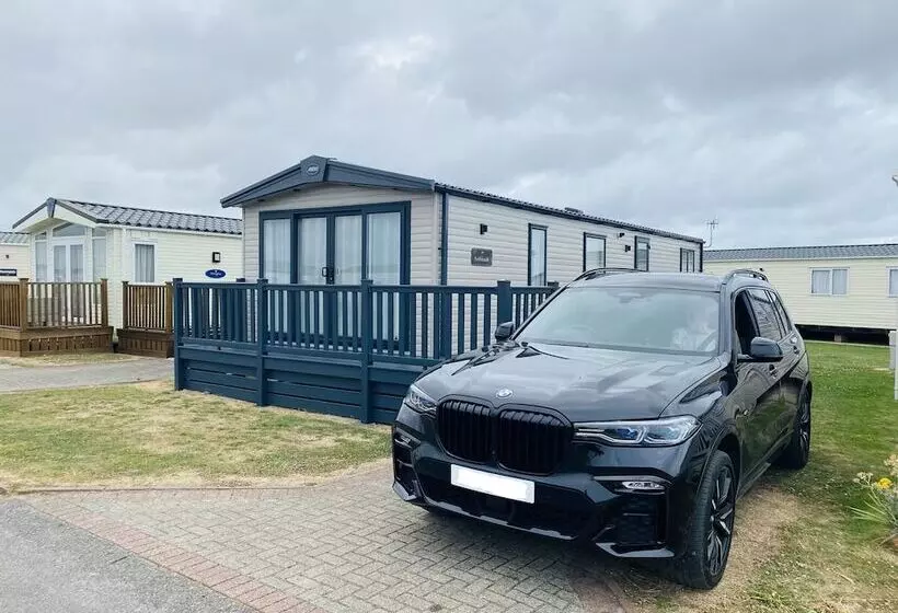 Prime Location 3 Bed Chalet In Seal Bay, Selsey