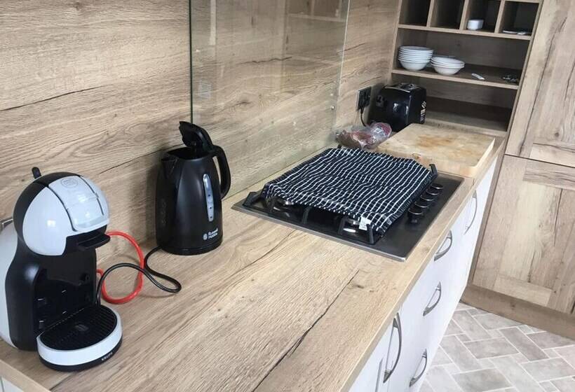 Prime Location 3 Bed Chalet In Seal Bay, Selsey