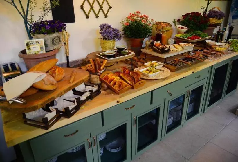 Hotel Cunda Zehra Teyzenin Evi