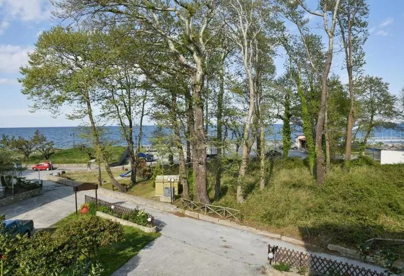 בית מלון כפרי Eleana