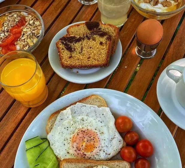 בית מלון כפרי Eleana