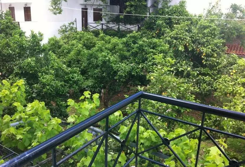 בית מלון כפרי Eleana