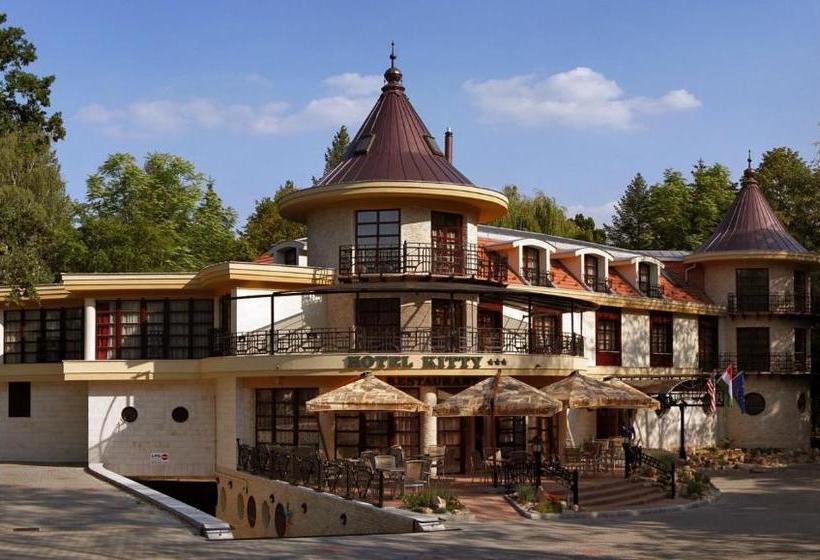 فندق Kitty