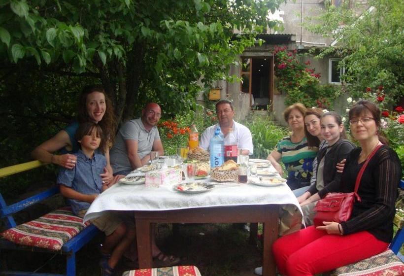 בית מלון כפרי Mira