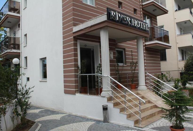 هتل River