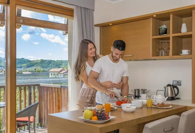 اقامتگاه Art & Design Hotel Napura