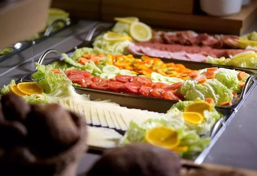 اقامتگاه Art & Design Hotel Napura