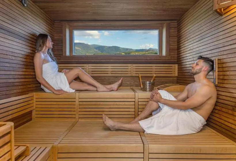 اقامتگاه Art & Design Hotel Napura