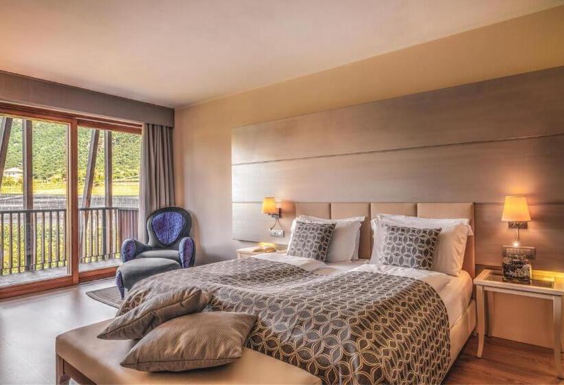 اقامتگاه Art & Design Hotel Napura