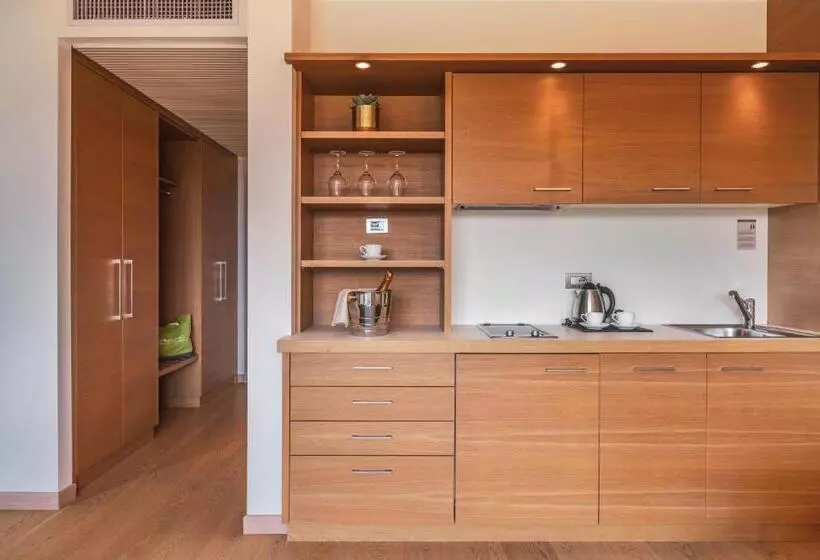 اقامتگاه Art & Design Hotel Napura