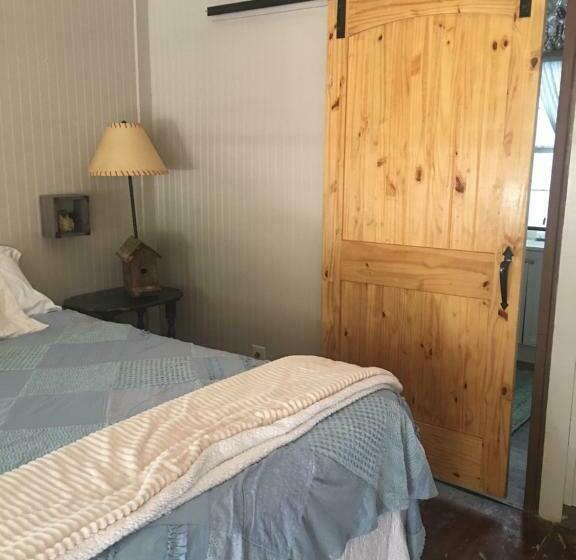 旅馆 Acorn Hideaways Canton Sweet Tweet Guesthouse King Bed