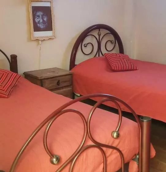 هتل Hostal Terra