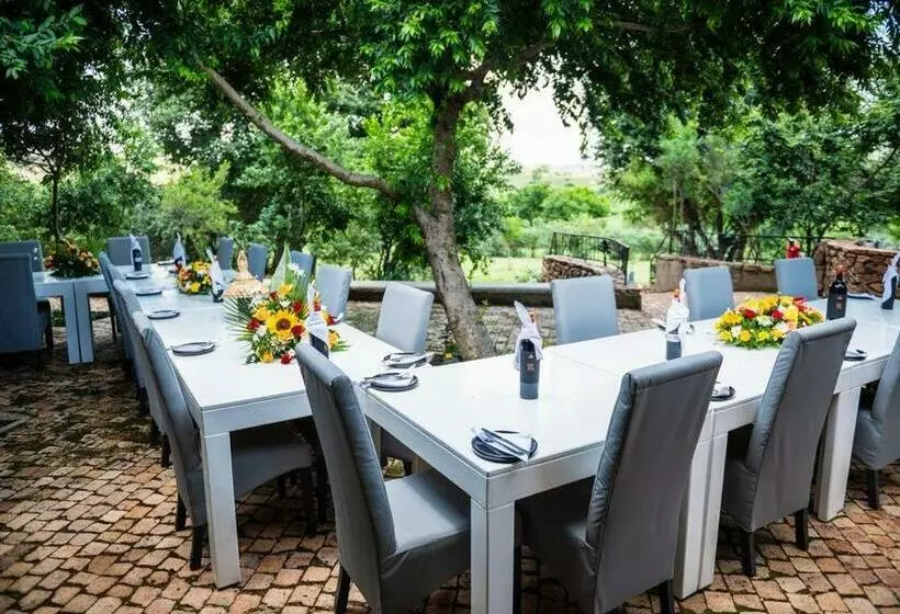 Hotelli Teak Place Guest Rooms